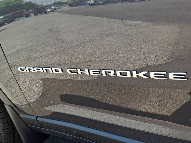 New 2026 Jeep Grand Cherokee Laredo w/ MOPAR Finishing Package RWD image 19