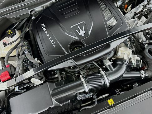 Used 2023 Maserati Grecale Modena image 32