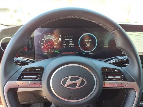 Certified 2025 Hyundai Elantra Limited image 20