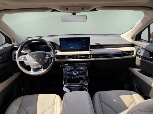 Used 2022 Lincoln Nautilus Reserve w/ Equipment Group 201A image 2