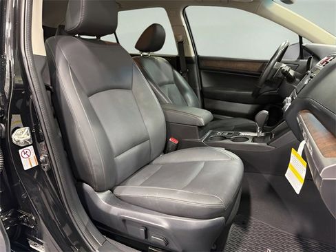 Used 2016 Subaru Outback 3.6R Limited image 12