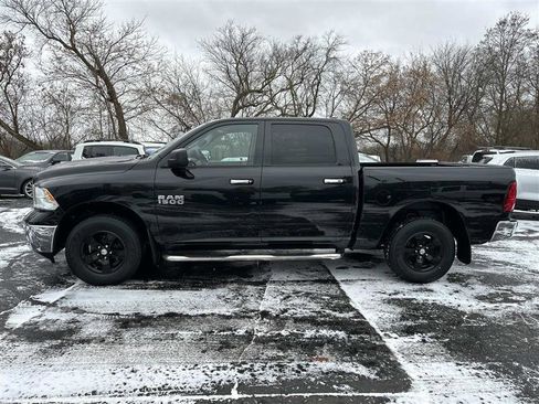 Used 2017 RAM 1500 Classic SLT image 4