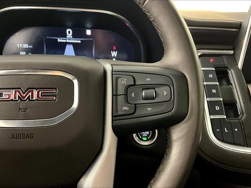 Used 2023 GMC Yukon XL SLT image 17