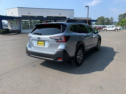 Used 2023 Subaru Outback Premium image 7