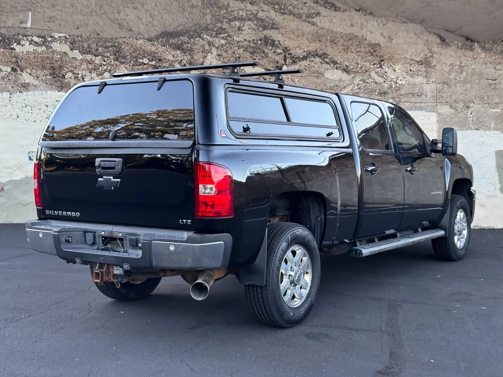 Used 2012 Chevrolet Silverado 2500 LTZ w/ LTZ Plus Package AWD/4WD image 4