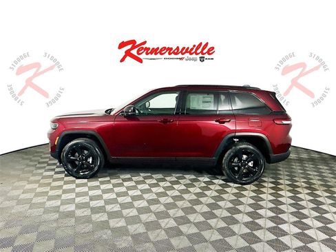 New 2025 Jeep Grand Cherokee Altitude image 4