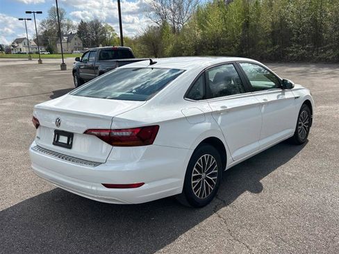 Used 2019 Volkswagen Jetta SEL w/ Cold Weather Package FWD image 4