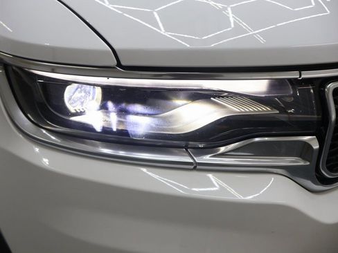 Used 2024 Jeep Wagoneer Series II w/ Flexible Seating Group image 30