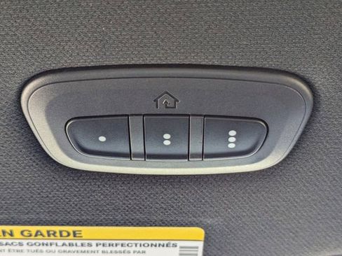 Used 2025 RAM 3500 Laramie image 37