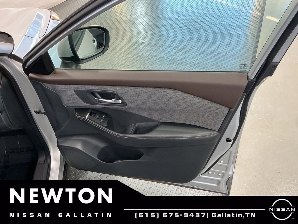 Used 2022 Nissan Rogue SV FWD image 36