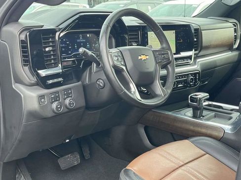 Used 2023 Chevrolet Silverado 1500 High Country w/ High Country Premium Package image 12