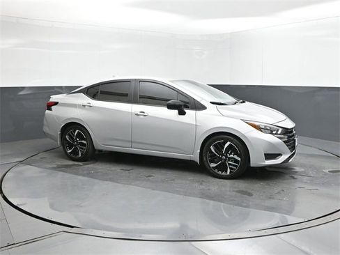 New 2025 Nissan Versa SR w/ Trunk Package image 17