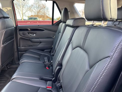 Used 2023 Honda Pilot Touring image 18