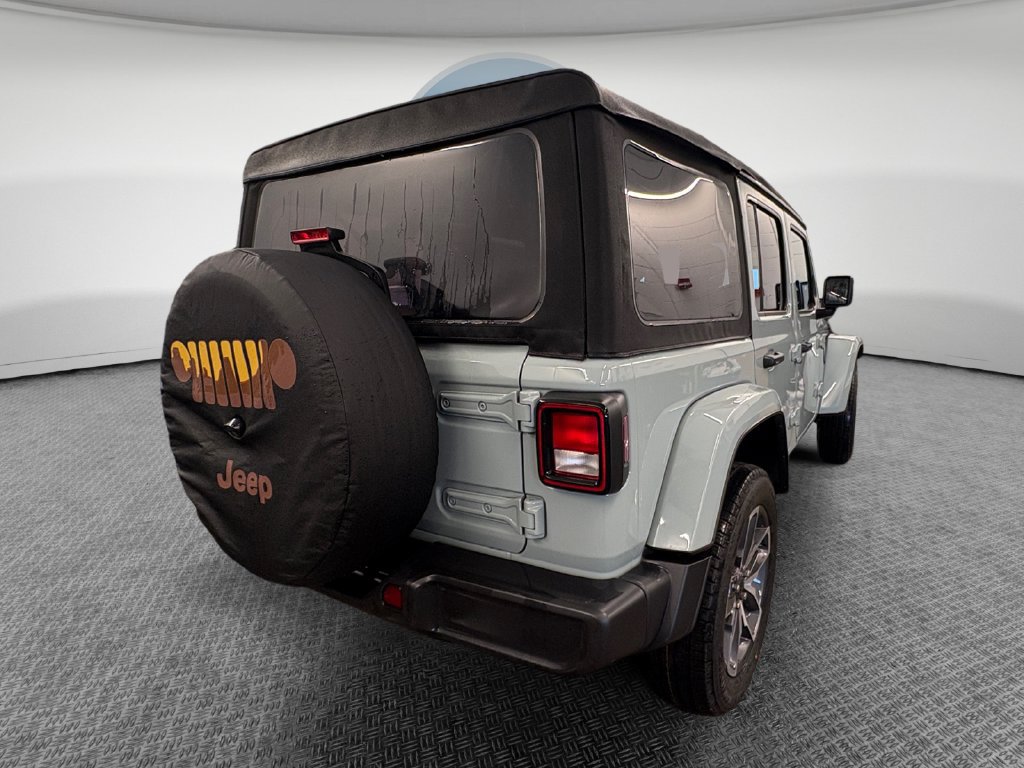 Used 2024 Jeep Wrangler Unlimited AWD/4WD image 3