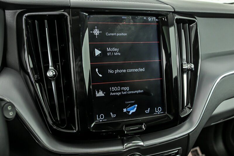 Used 2019 Volvo XC60 T6 Momentum w/ Multimedia Package AWD/4WD image 25