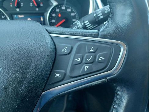 Used 2019 Chevrolet Equinox AWD LT image 18