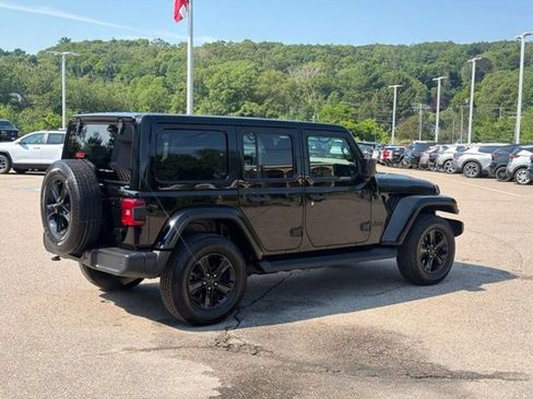 Used 2020 Jeep Wrangler Unlimited Sahara AWD/4WD image 5