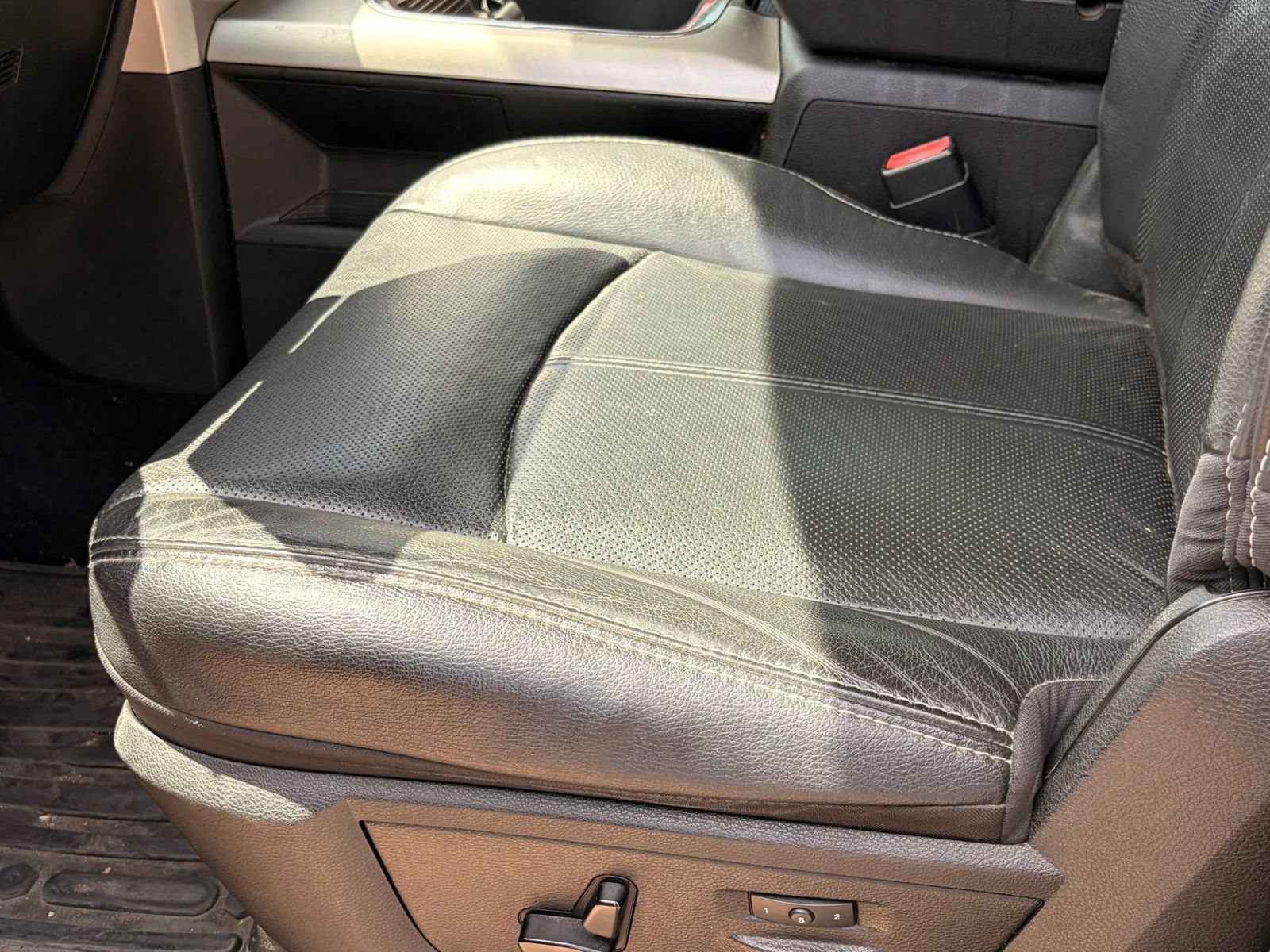 Used 2017 RAM 1500 Laramie w/ Convenience Group AWD/4WD image 9