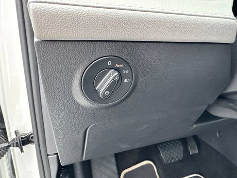 Certified 2023 Volkswagen Taos SEL AWD/4WD image 18