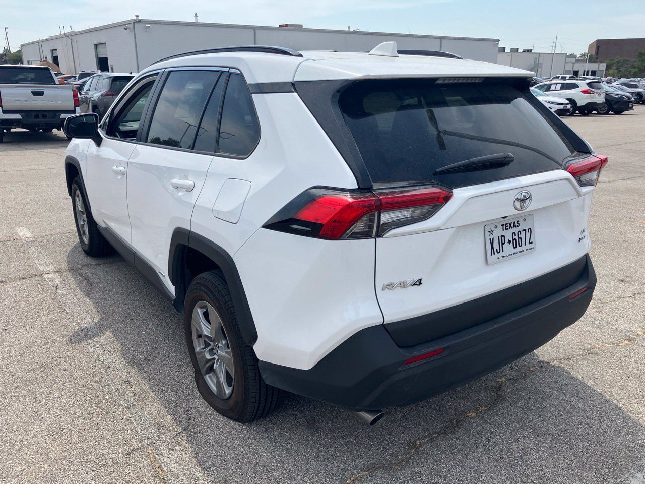 Used 2025 Toyota RAV4 LE AWD/4WD image 6