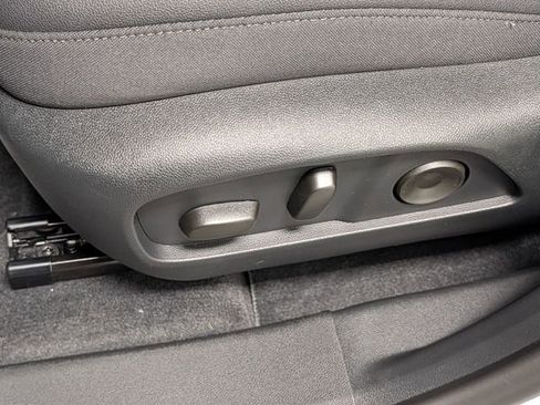 New 2026 Chevrolet Equinox LT w/ Convenience Package II image 11