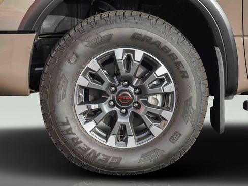 Used 2024 Nissan Titan PRO-4X w/ Pro-4x Utility Package image 17