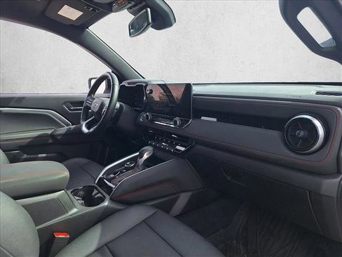 Used 2024 Chevrolet Colorado Z71 w/ Z71 Convenience Package 2 image 18