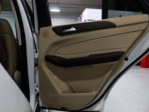 Used 2019 Mercedes-Benz GLE 43 AMG 4MATIC w/ Premium 2 Package image 35