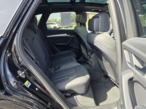 Used 2025 Audi Q5 2.0T Premium image 31