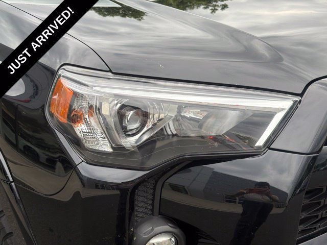 Used 2023 Toyota 4Runner SR5 Premium w/ Moonroof Package AWD/4WD image 15
