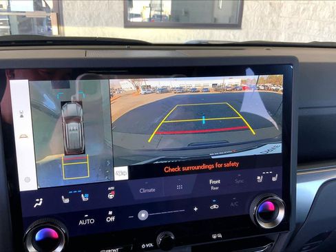 Used 2024 Lexus GX 550 image 29