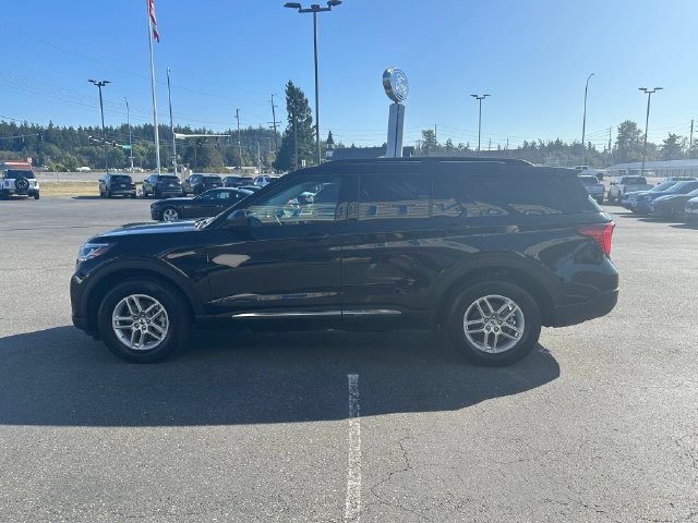 Used 2025 Ford Explorer Active AWD/4WD image 5