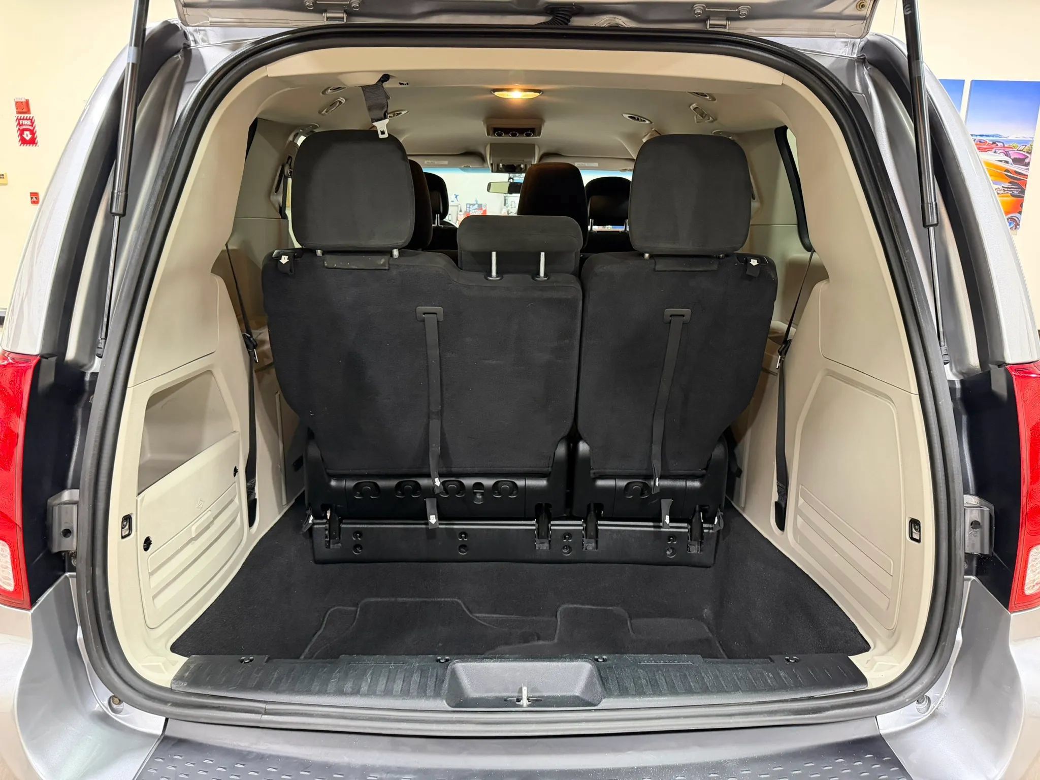 Used 2017 Dodge Grand Caravan SE FWD image 41