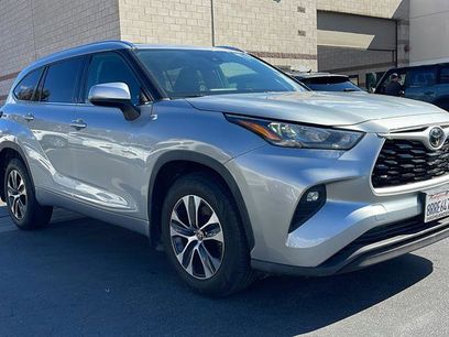 Used 2020 Toyota Highlander XLE