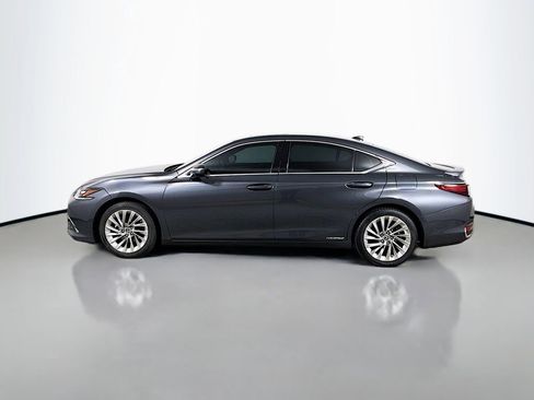 Used 2022 Lexus ES 300h Ultra Luxury w/ Accessory Package 2 image 8