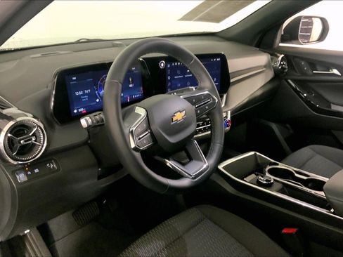Used 2026 Chevrolet Equinox LT FWD image 15