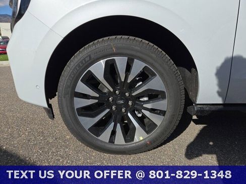 New 2025 Ford Expedition Platinum w/ Platinum Ultimate Package AWD/4WD image 14