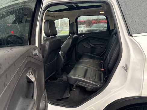 Used 2019 Ford Escape Titanium image 9