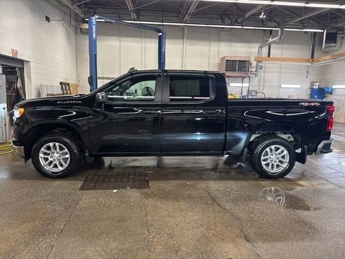 Used 2024 Chevrolet Silverado 1500 LT AWD/4WD image 3