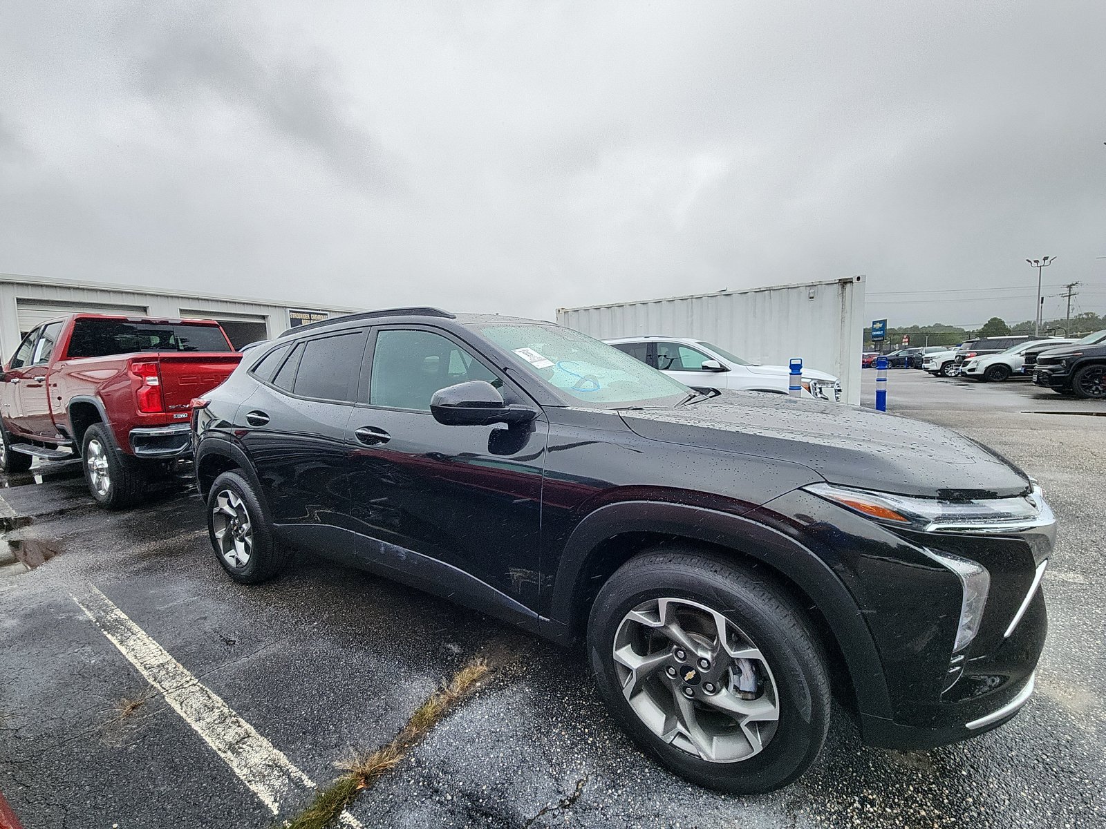Used 2025 Chevrolet Trax LT FWD image 6