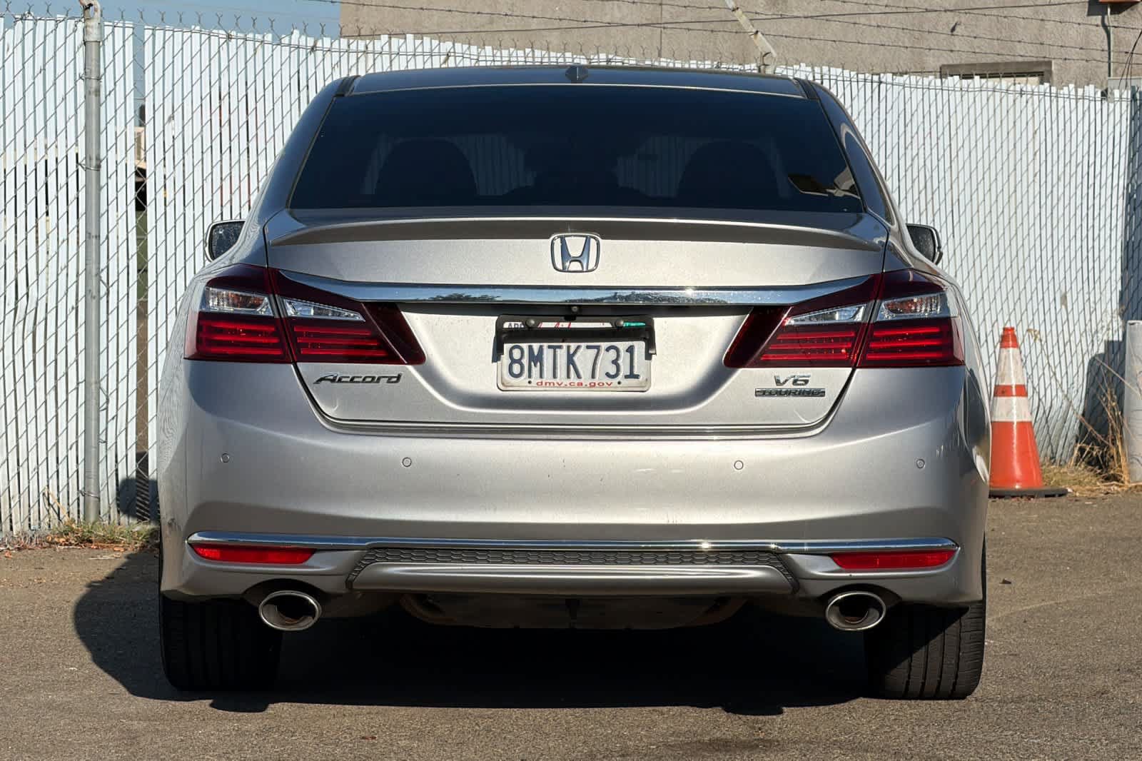 Used 2017 Honda Accord Touring image 4