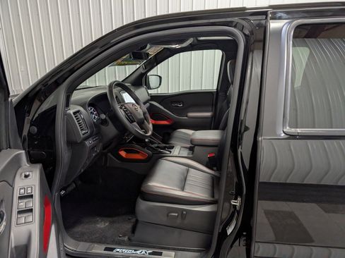 Used 2023 Nissan Frontier PRO-4X w/ Pro-4X Premium Package image 17