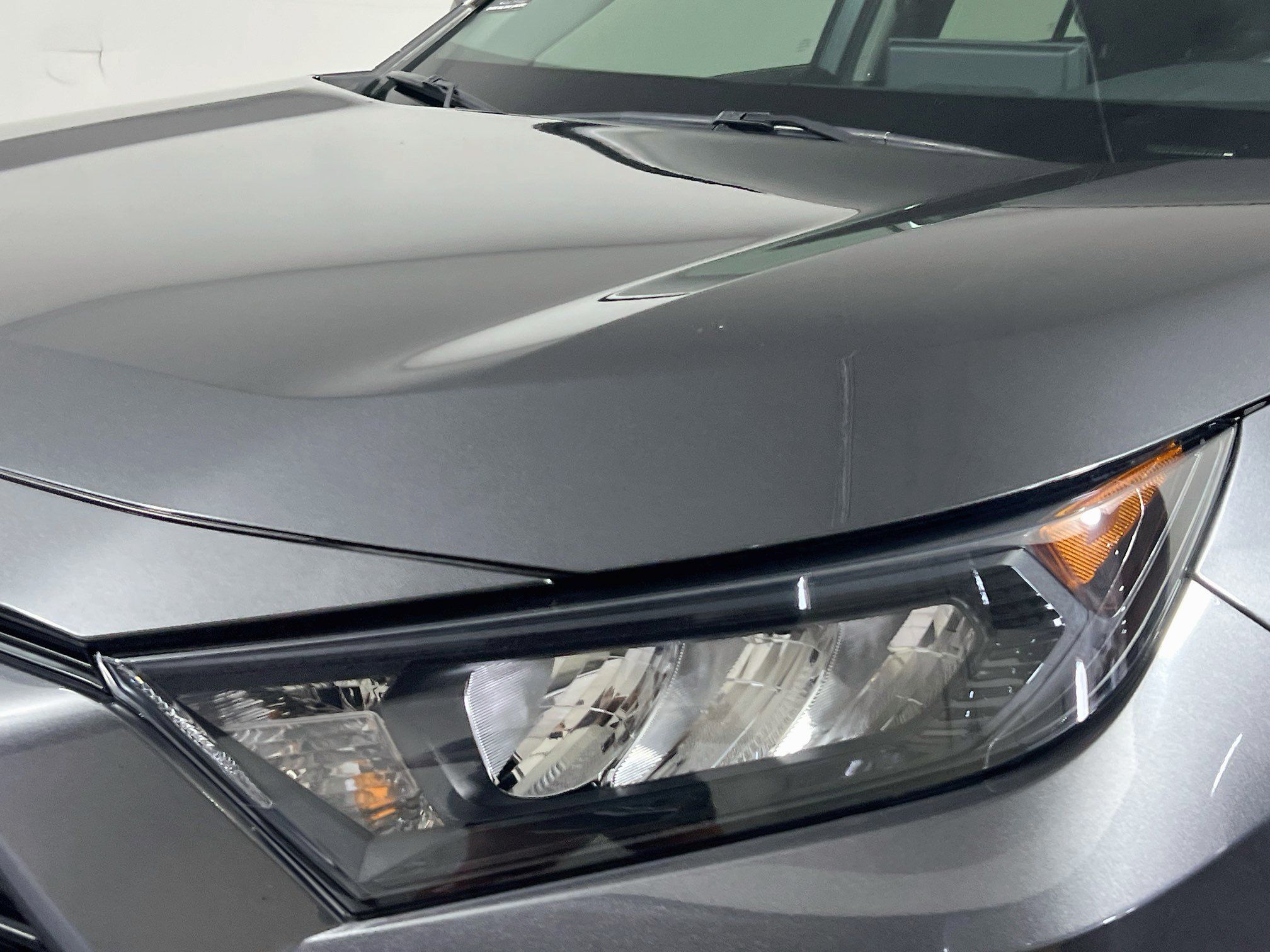 Used 2022 Toyota RAV4 LE AWD/4WD image 11