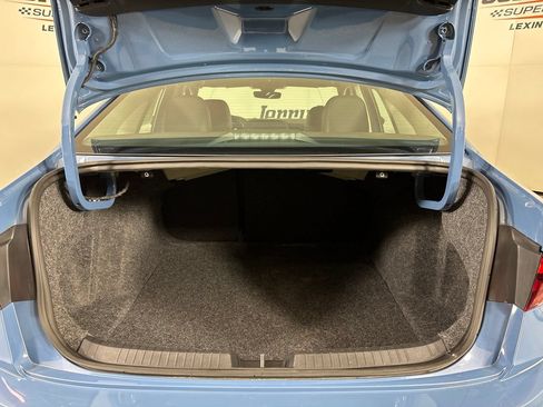 Used 2025 Volkswagen Jetta SE FWD image 24