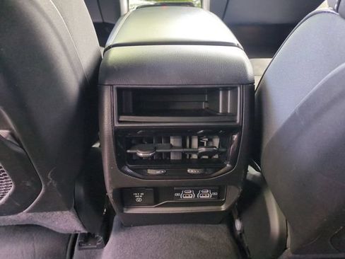 Used 2022 Jeep Grand Cherokee Altitude AWD/4WD image 32