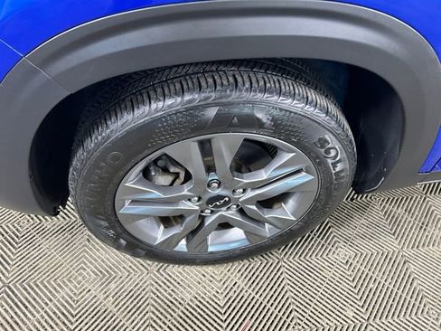 Used 2023 Kia Seltos LX image 11