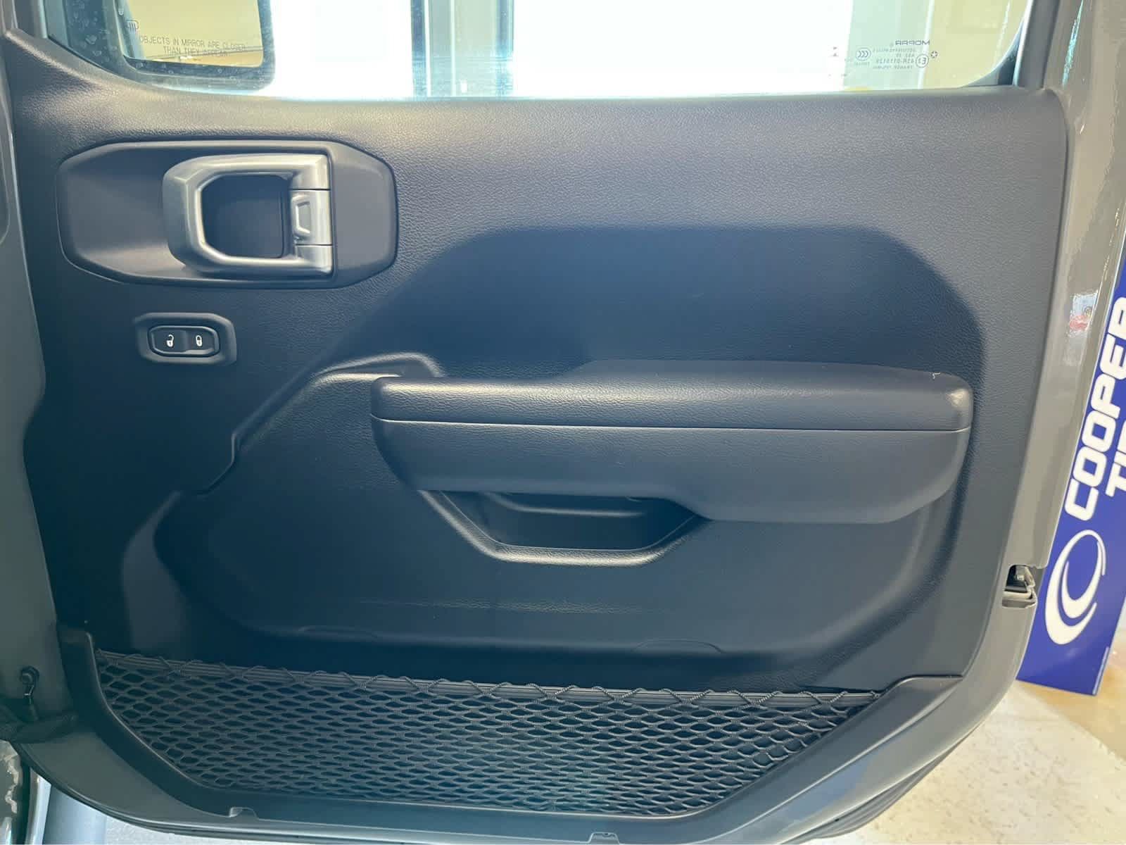 Used 2021 Jeep Wrangler Sport AWD/4WD image 35