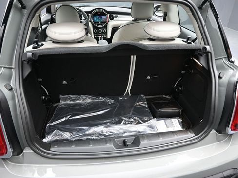 Used 2023 MINI Cooper S w/ Driver Assistance Package image 30