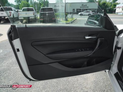 Used 2017 BMW 230i xDrive Convertible image 12