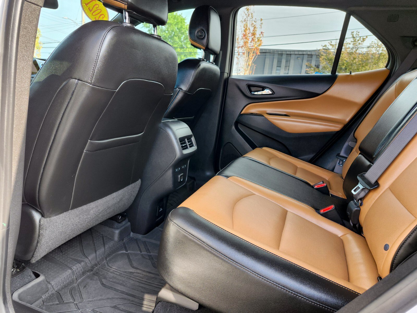 Used 2021 Chevrolet Equinox Premier FWD image 16